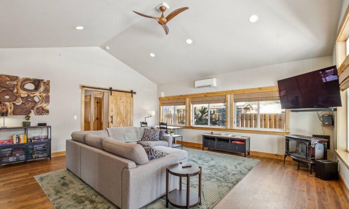 Ronald House | NEW! Mountain Retreat with Hot Tub, Game Room and Yard
