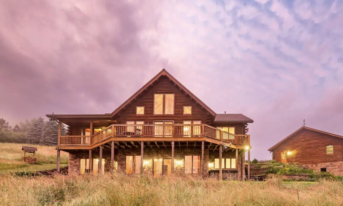 Julian Cabin | NEW! Views, Near PSU, Hot Tub, Private, Sleeps 16