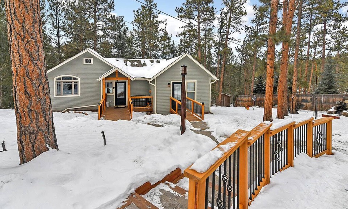 Evergreen Meadows House | Newly renovated historic cabin.serene and secluded; yet minutes to Evergreen