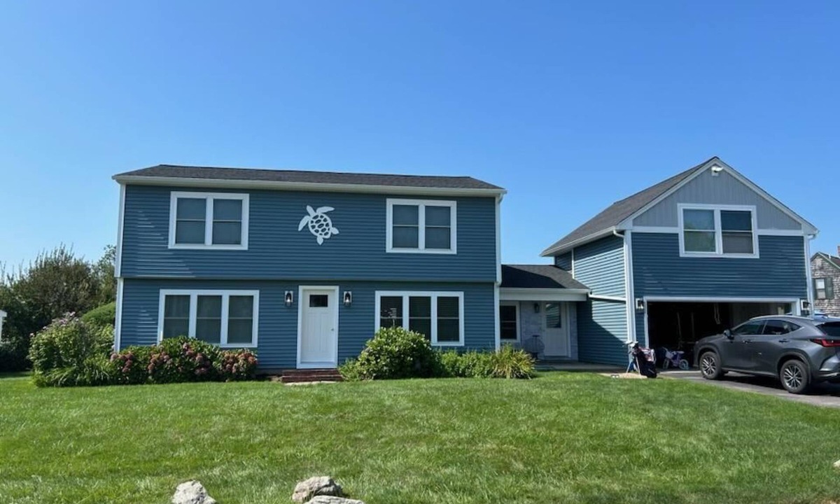 Eastward Look House | Newly Renovated, Large Beach House, New Central AC Walk To Scarborough Beach