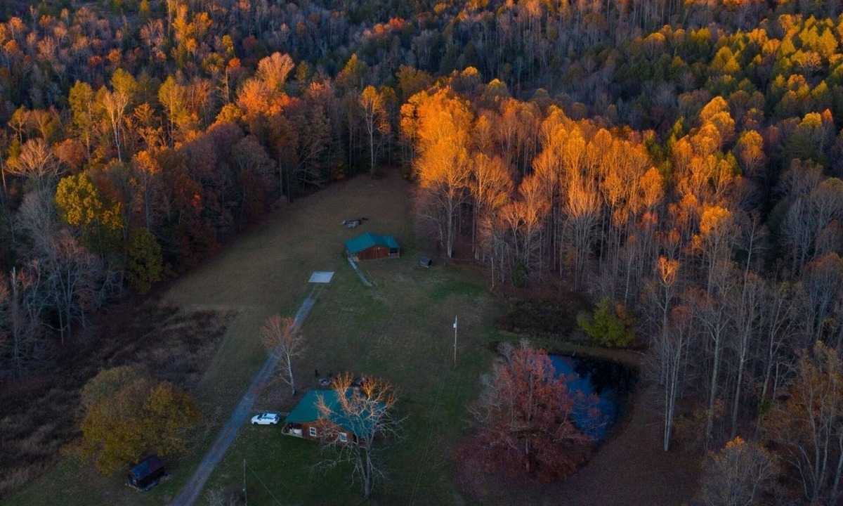 Hico Cabin | nFern Creek Cabins @ New River Gorge, Secluded, White Water, Hiking, Hot Tub.