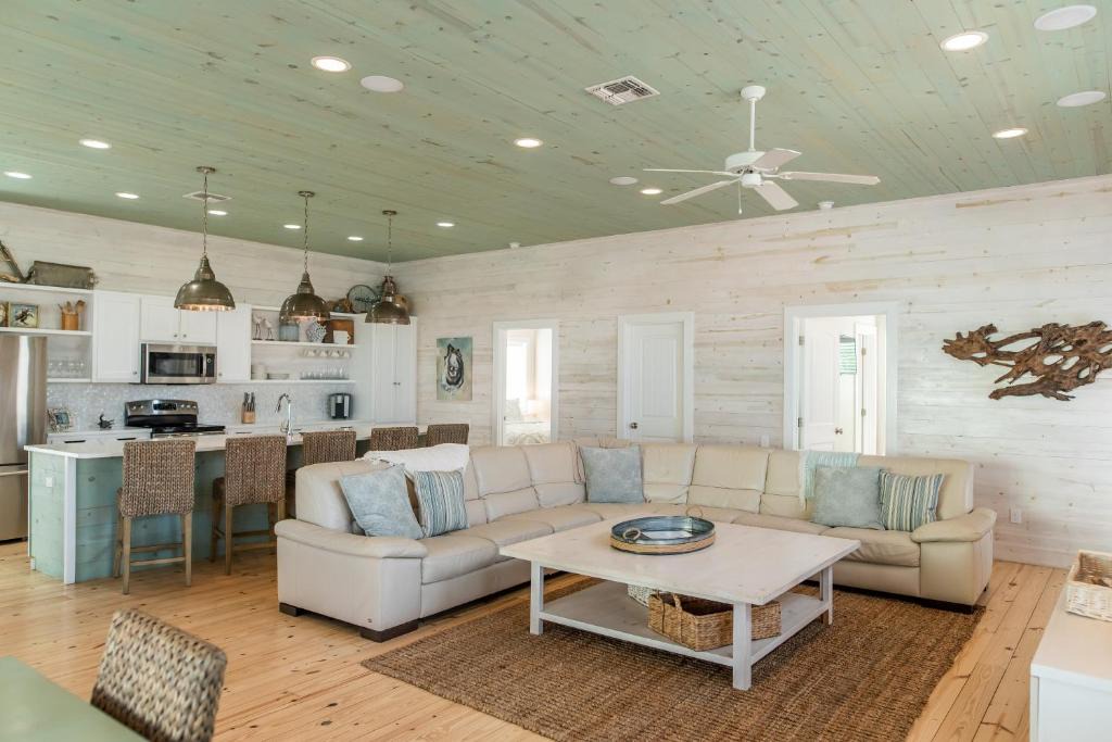 No Agenda Hacienda | Sand Point
