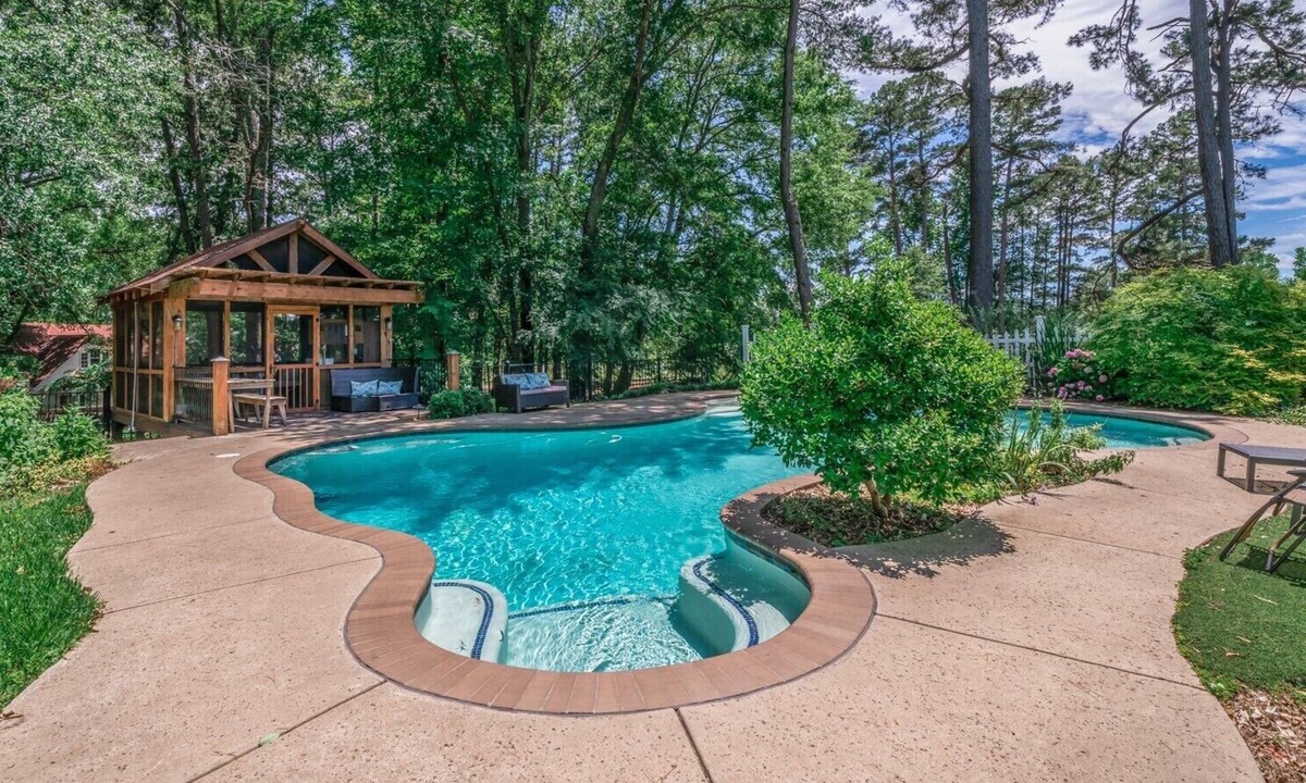 Lindale House | Not a Resort. Not a Rental. Something Better…