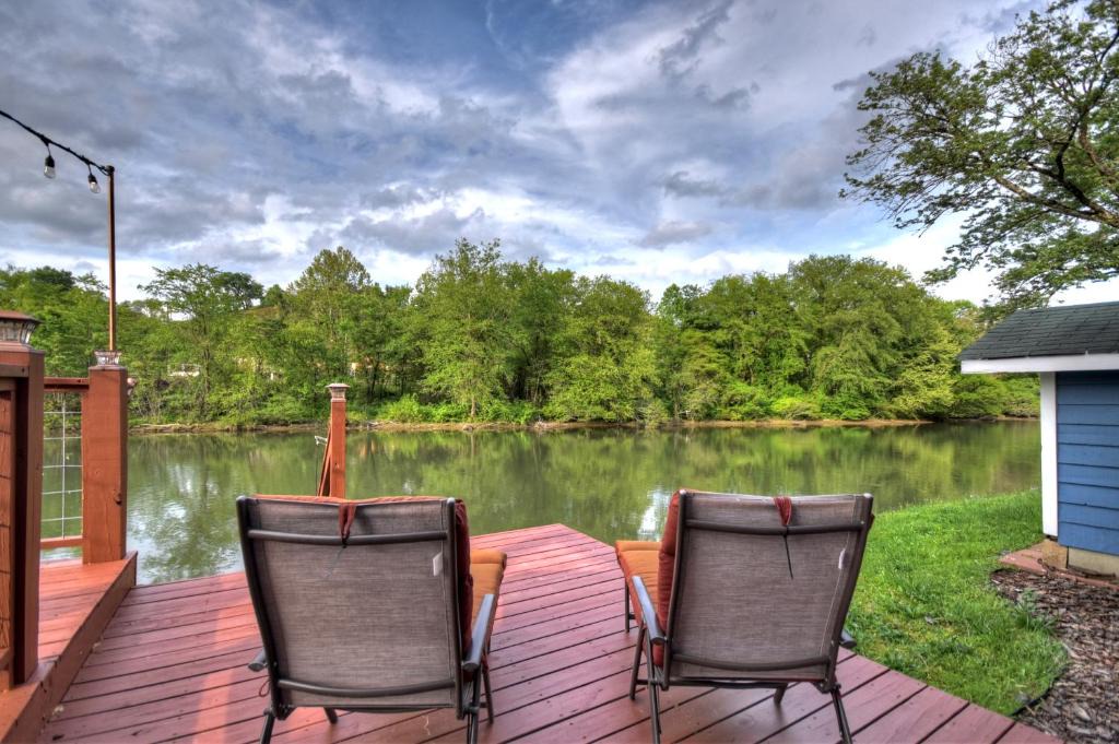 Copperhill House | Ocoee River Retreat - Cuddleup