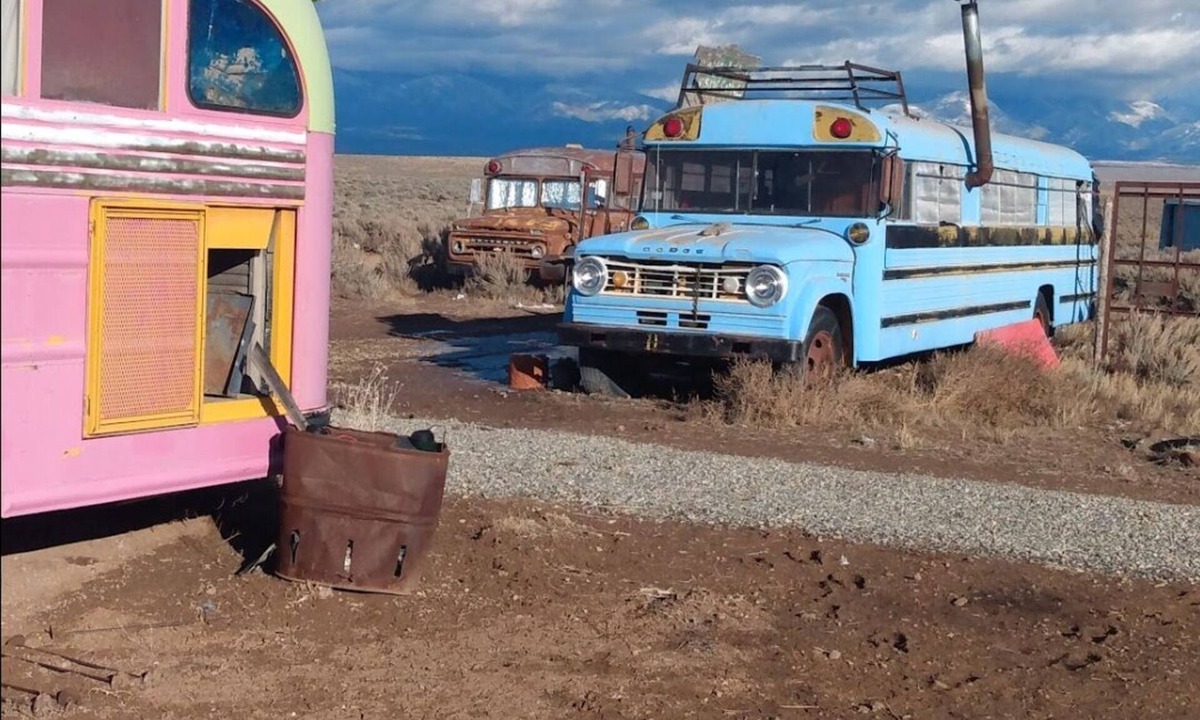 Carson Cabin | Off the grid bus #2