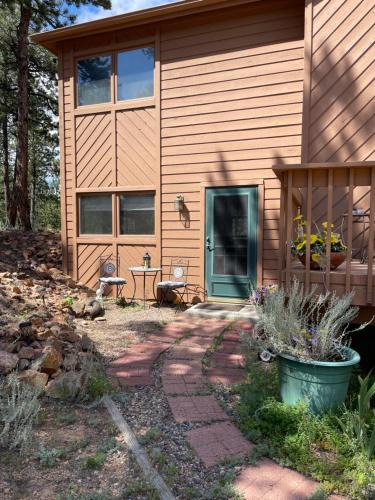 Bailey House | On the Divide
