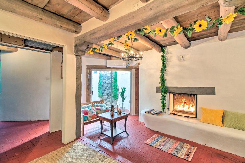 Los Ranchos de Albuquerque House | One-of-a-Kind Escape Close to Balloon Fiesta!