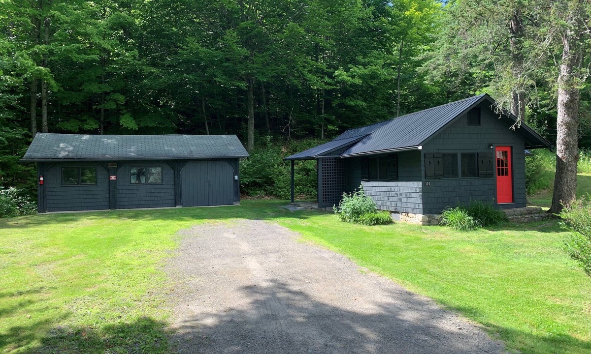 Keene House | Owl’s Landing Cottage is located high up in the foothills of the Sentential Mountain Range in scenic Keene NY, "Heart of the High Peaks."