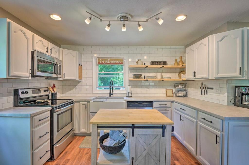 Black Mountain Apartment | Owls Nest Hideaway Less Than 15 Mi to Asheville!