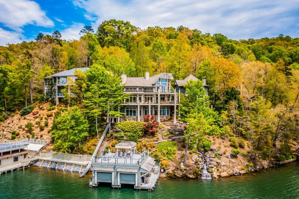 Lake Lure House | Parabull's Point