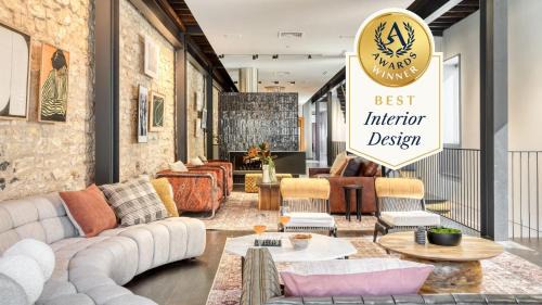 Downtown Austin House | Paramount Place by AvantStay 4 Story Apartment in Heart of Austin w Movie Theatre