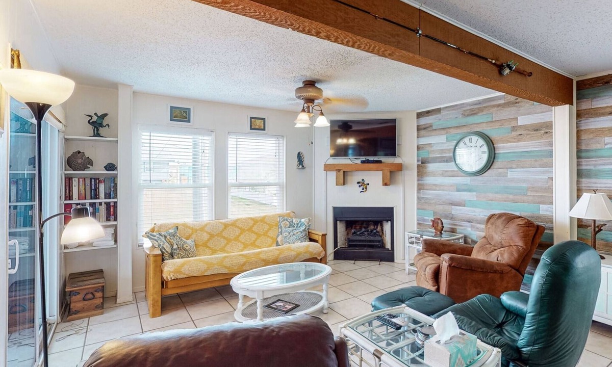 Port Aransas House | Parking for 3 plus Boat, Watercraft, Fenced Yard, Deck, Pet Friendly