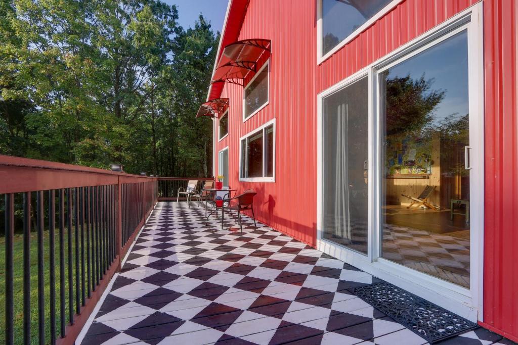 Ridgeway House | Peaceful Berkeley Springs Home Escape to Nature!
