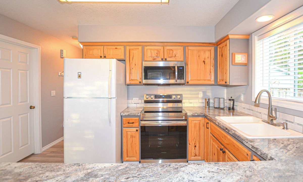 Rockaway Beach House | Peaceful Creekside Oasis in Tranquil Rockaway Beach