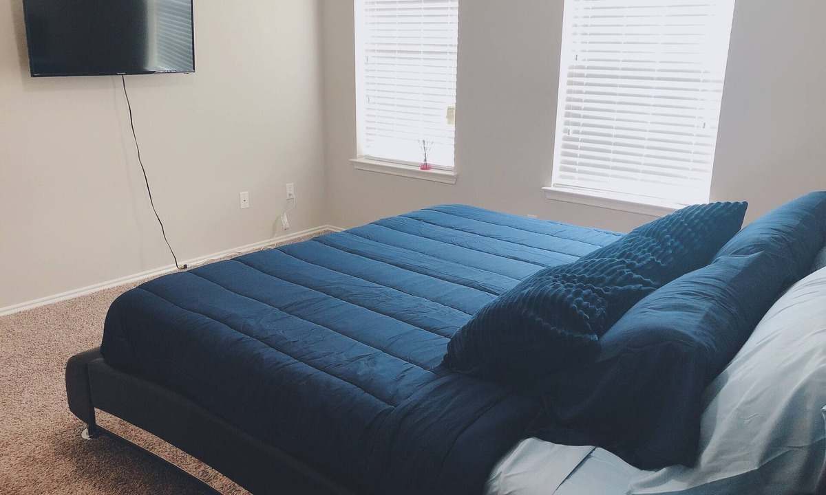 Pearland House | Pearland 4beds house close to the park and trail