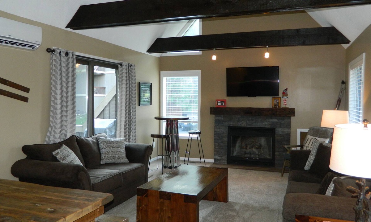 Clymer Condo | Peek'N'Peak Condo, great location, sleeps 10