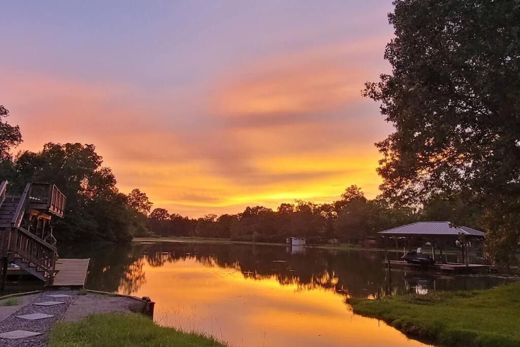 Childersburg Villa | Perfect Lakeside Hideaway
