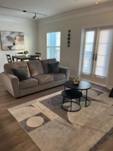 Lower Garden District Apartment | Perfect Proximity