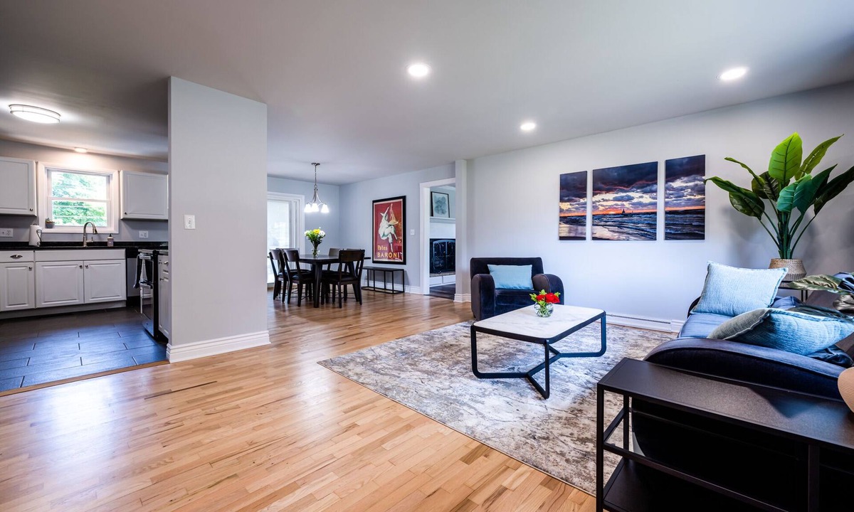 Benton Harbor House | Pet-friendly home near Lake Michigan with fenced in back yard