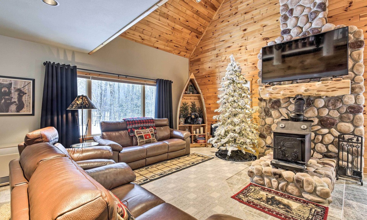 Phelps Cabin | Phelps Cabin on 26 Acres w/Fire Pit!