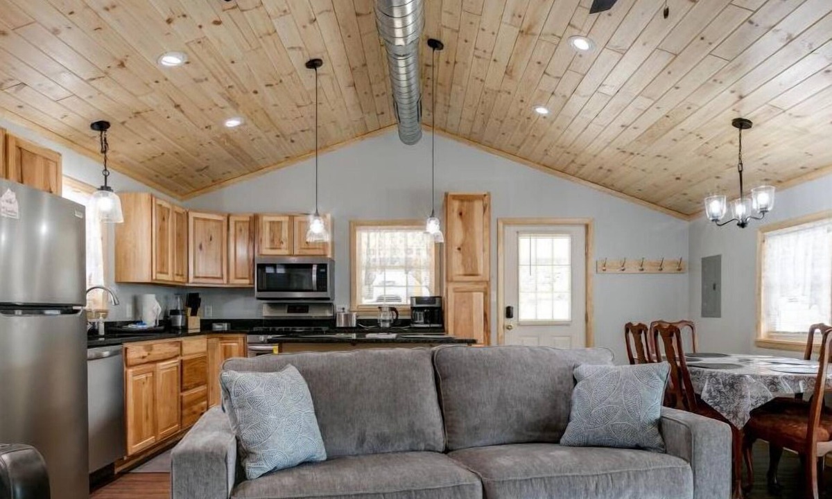Galeton House | Pine Cottage-start your Endless Mt. adventure here