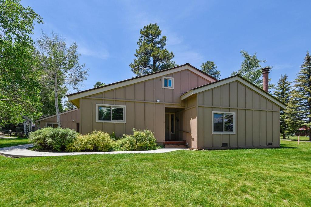 Pagosa Springs Hotel | Pines 3044