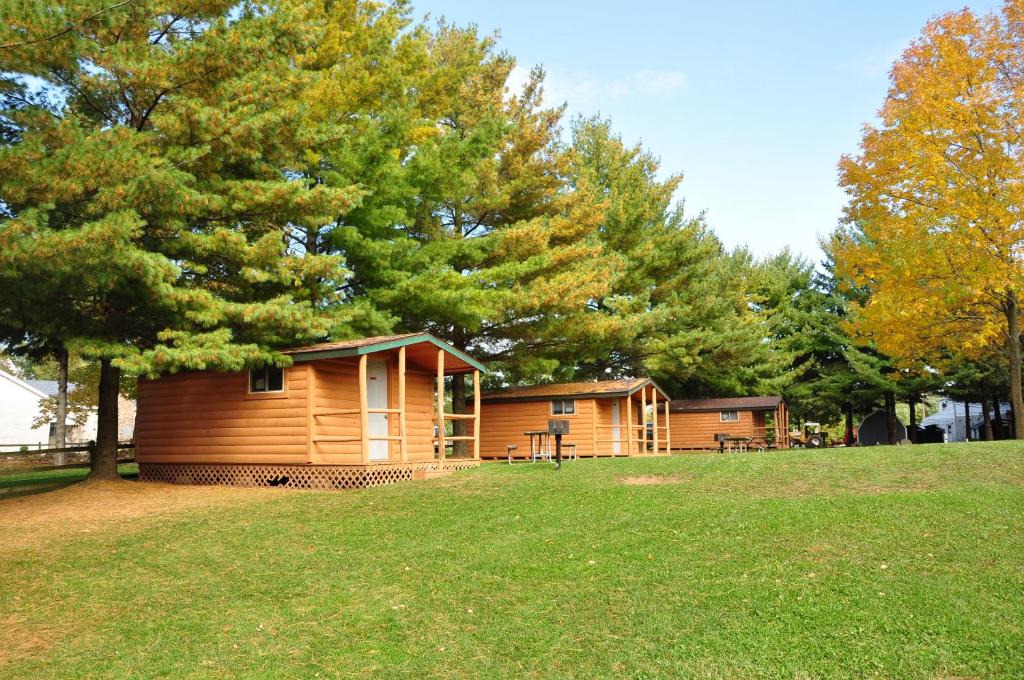 Plymouth Resort | Plymouth Rock Camping Resort One-Bedroom Cabin 6