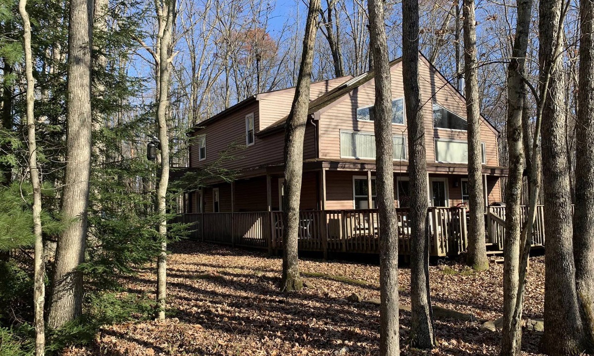 White Haven Cabin | Pocono Lakefront Mountain Home.Do NOT make any requests until messaging us first