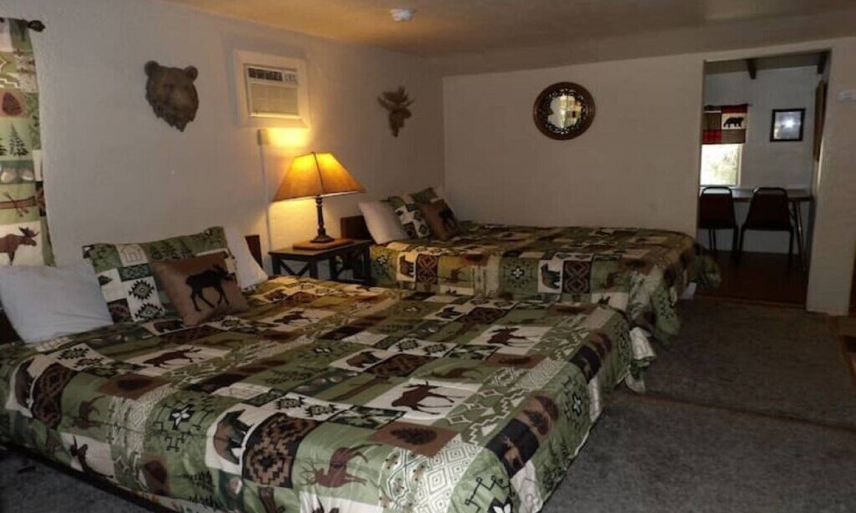 Ruidoso Cabin | Ponderosa Cabins 104 N Laurel cabin 16