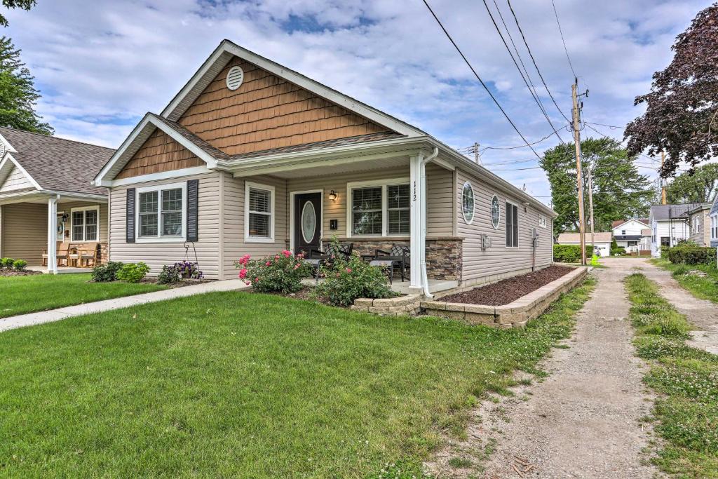 Port Clinton House | Port Clinton Home with Lake Views!
