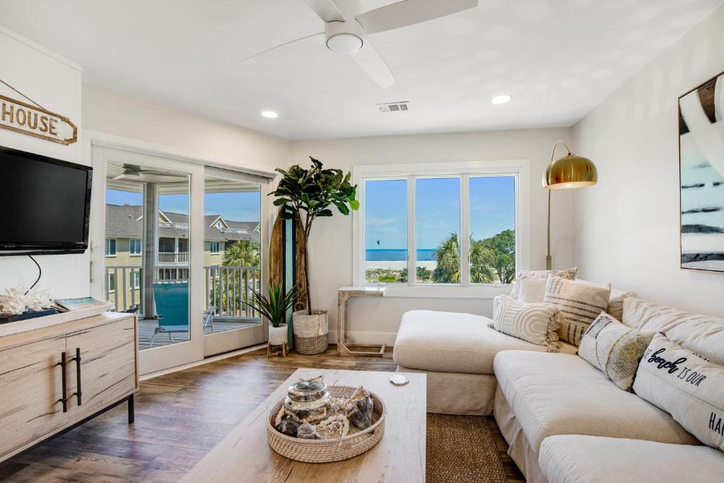 Isle of Palms Villa | Port O'Call D-303