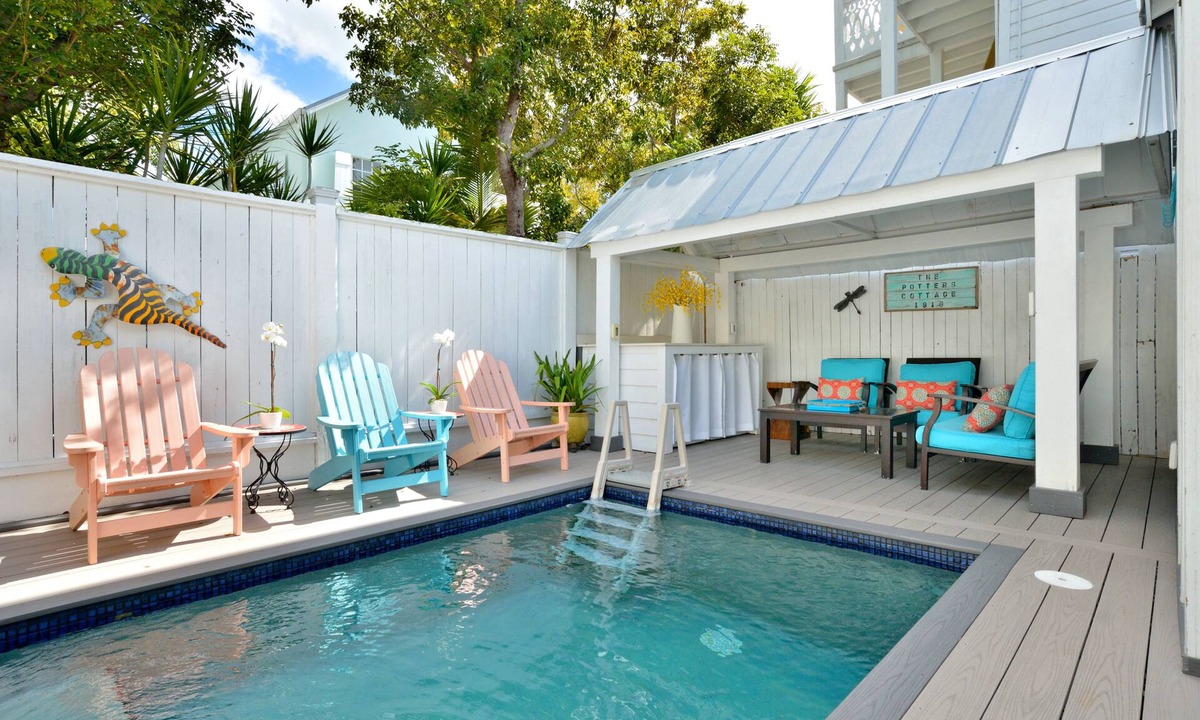 Uptown - Upper Duval House | ~POTTER'S COTTAGE~ Key West charmer in great location with private pool!