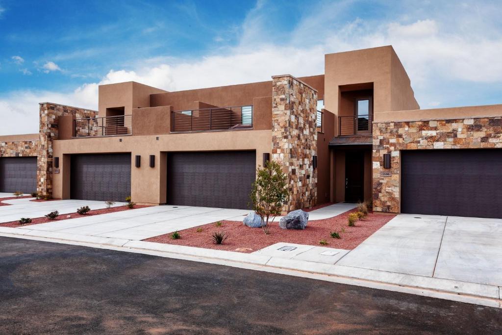St. George Apartment | Pride of the Ledges