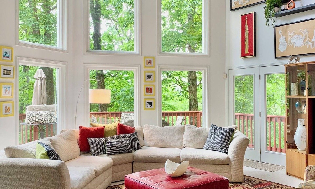 Franklin House | Private Hilltop Wooded Setting-Book now for a 15% weekly discount!