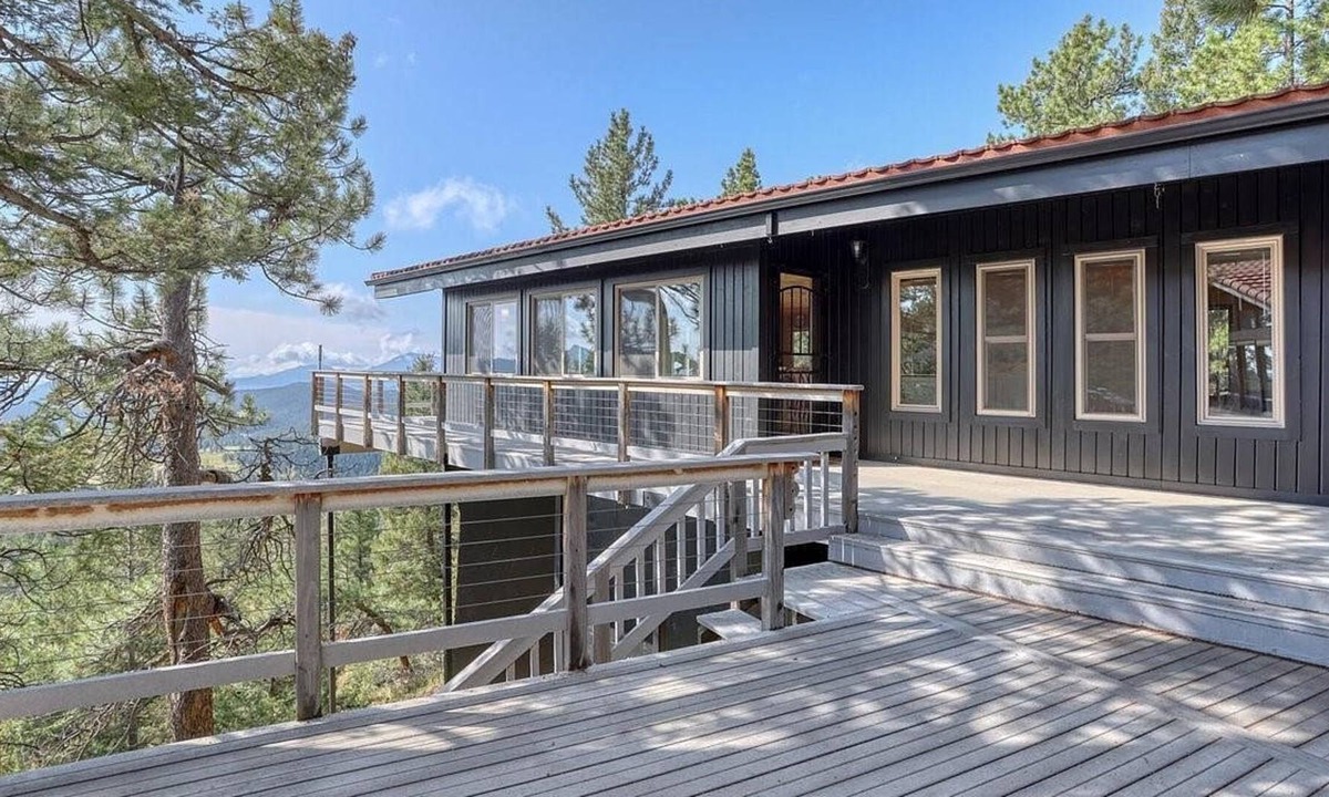 Kings Valley House | Private Mountain Getaway with Majestic Views