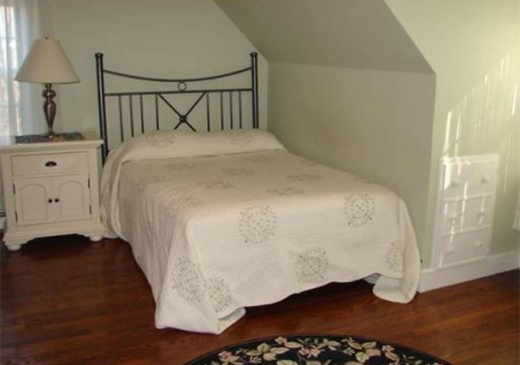 Shrewsbury Resort | Private room ∙ 1 guest