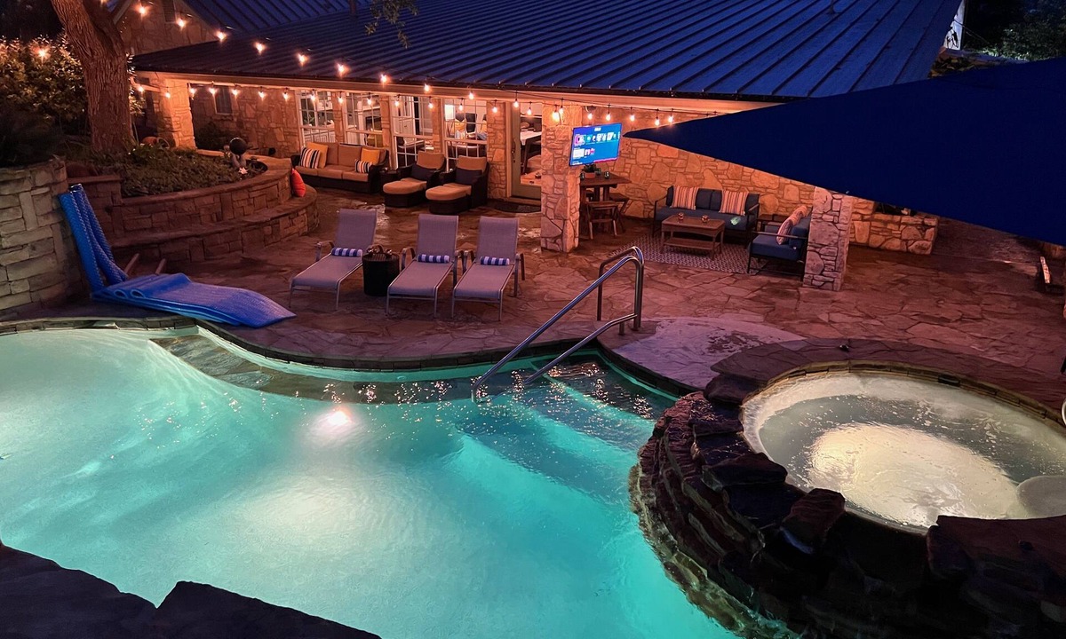 Canyon Lake Villa | Private Upscale Resort. Heated Pool & Spa, 1-Story, FirePit, Fireplace, GameRoom