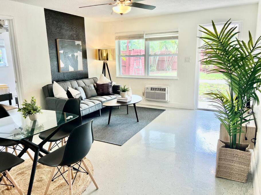 Riverside Park Apartment | Quaint apt. Centrally located in Ft Lauderdale