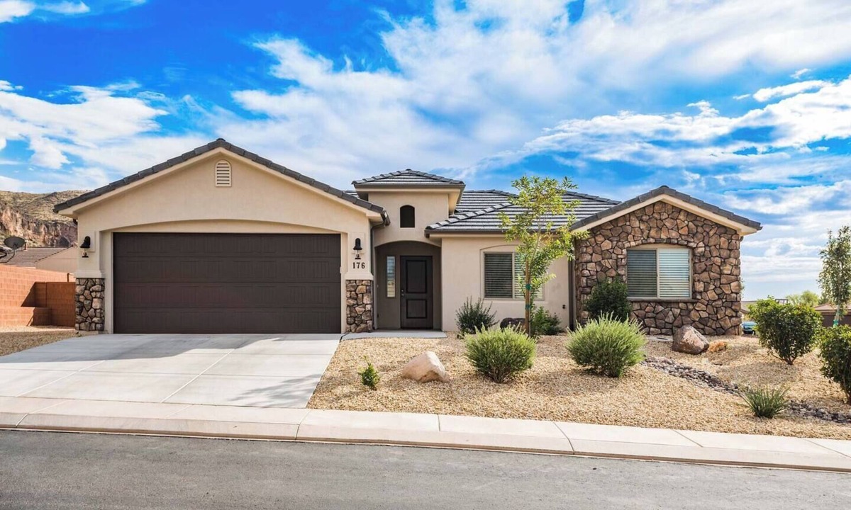 La Verkin House | Quiet Home Near Zion - Wifi - Self Checkin/Out - Outdoor Fire Pit & Grill