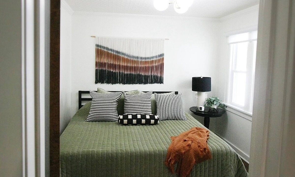 Westside Connection House | Quiet Location - Walkable - Private Yard and Patio