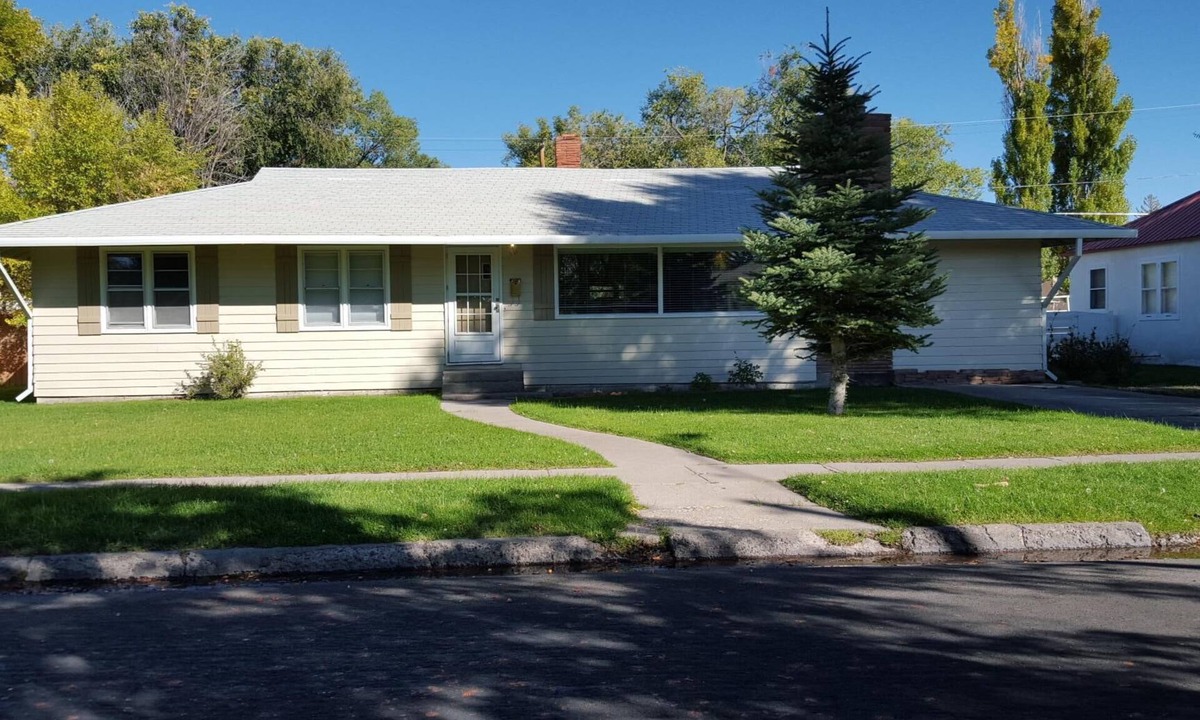 Alamosa House | Quiet Spacious Home. Centrally Located in Alamosa, Near The Rio Grande River