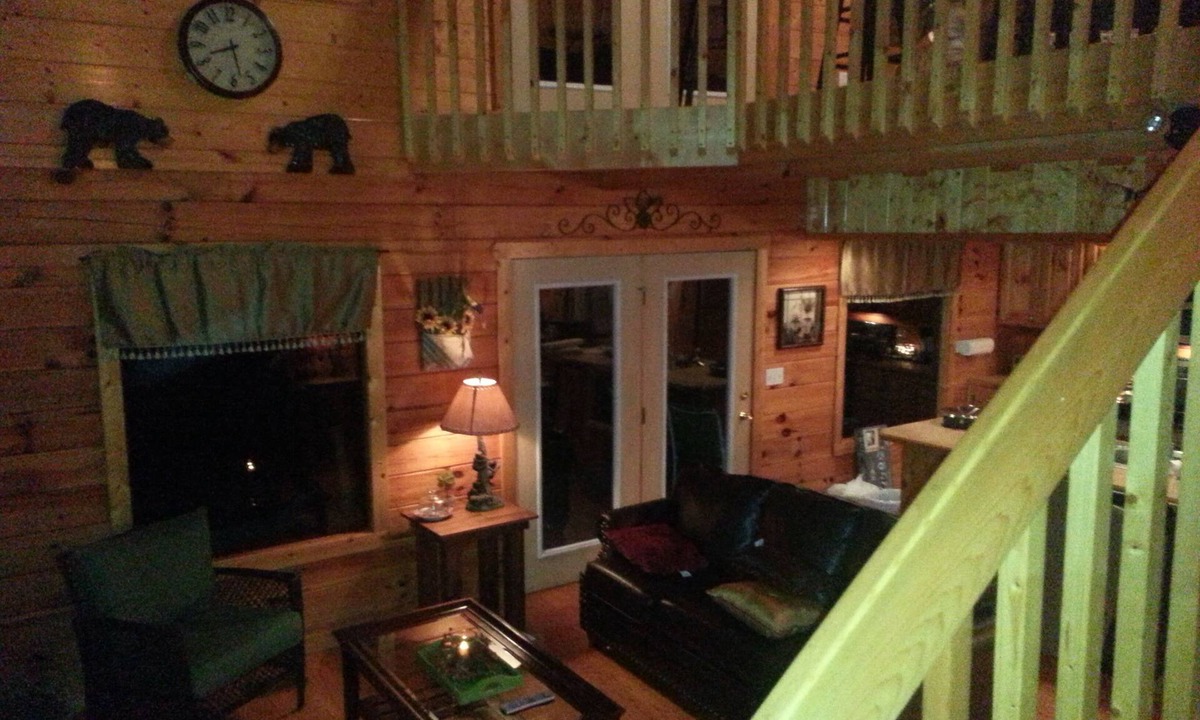 Pigeon Forge Cabin | Real Log Cabin 2 Bedroom, 2 Full Bath, Full Kitchen Close To All Attractions.