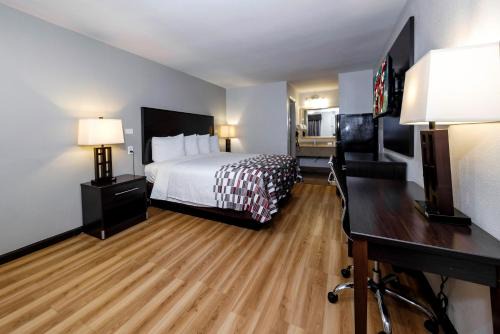Red Roof Inn Arlington Entertainment District | Arlington