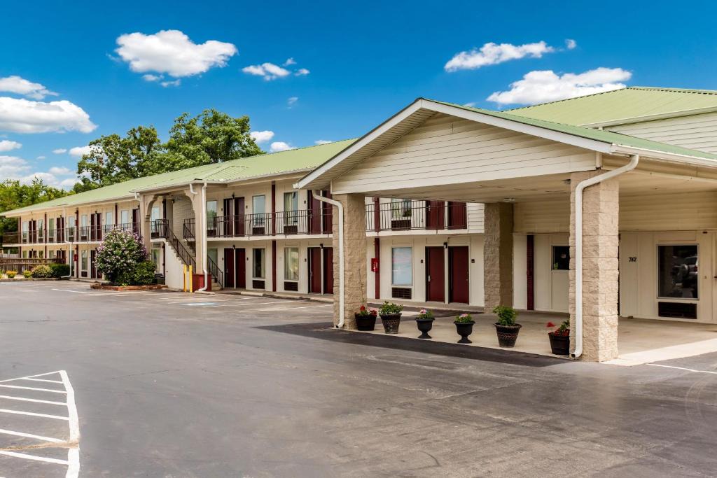 Monteagle Hotel | Red Roof Inn Monteagle - I-24