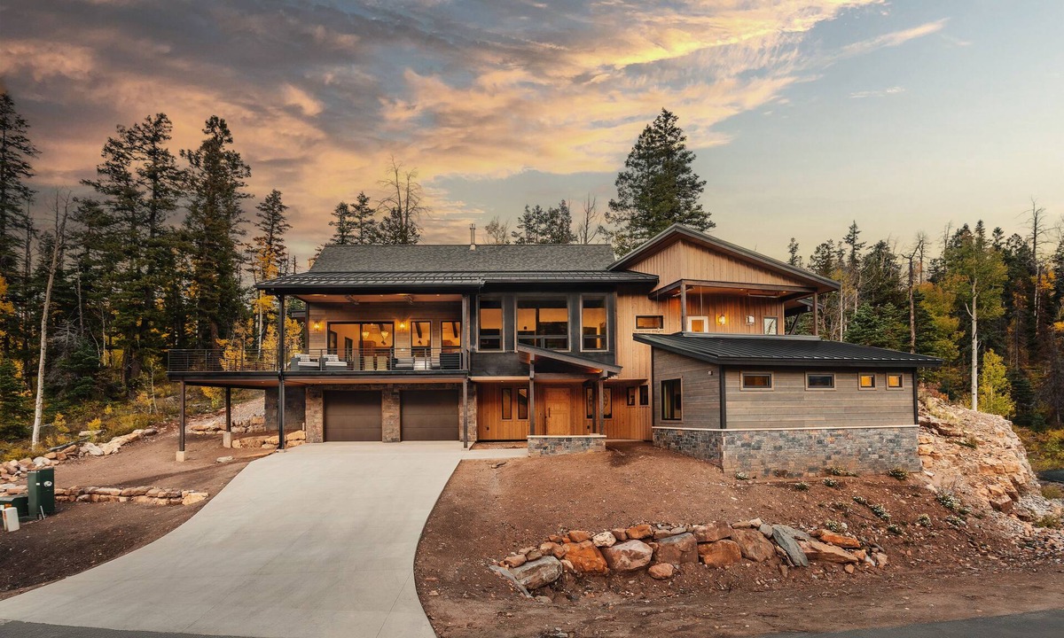 Columbine Lake House | Redefining luxury & limits for your ultimate family vacation!