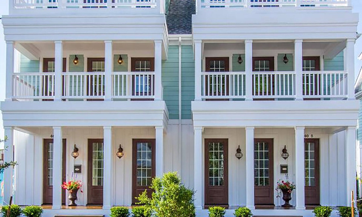 Northeast Virginia Beach House | Refreshed, Pet-Friendly 4 BR Townhouse Walking Distance to the Beach and Boardwalk (408A)