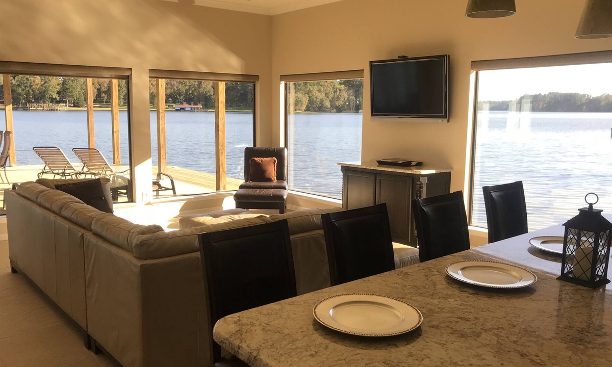 Tyler House | Relax and enjoy the incredible views