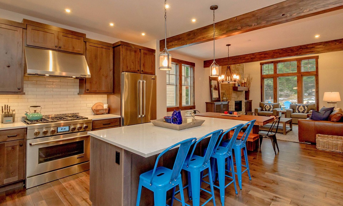 Cle Elum House | Relax in LUXURY! *Fantastic Discounts* Centrally located in the Resort!