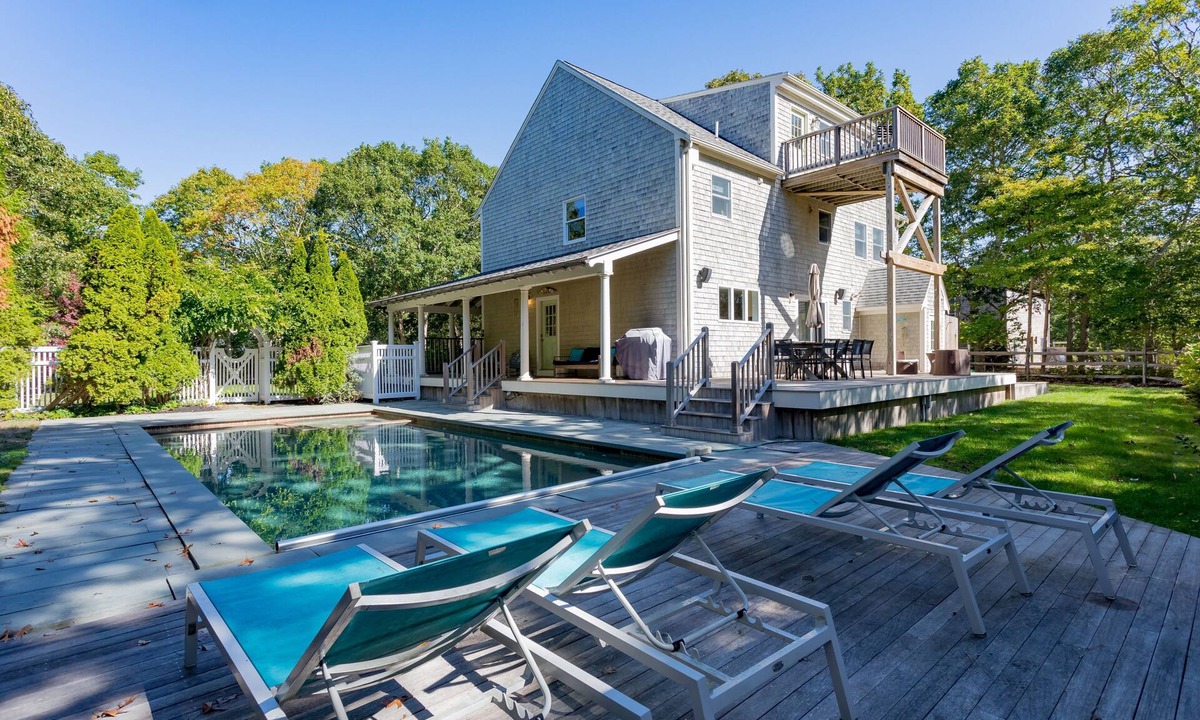 Oak Bluffs House | Relax & Unwind: Poolside Martha’s Vineyard Stay