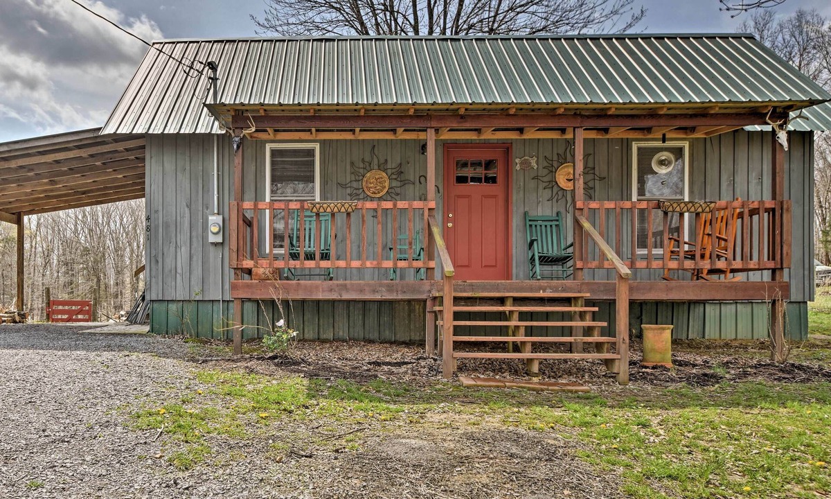 New Concord Cabin | Remote Kentucky Cabin w/Fire Pit & 2 Ponds